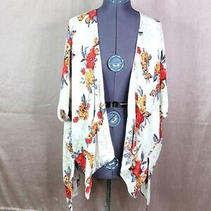 AUDREY Large Floral‎ Cape Blouse